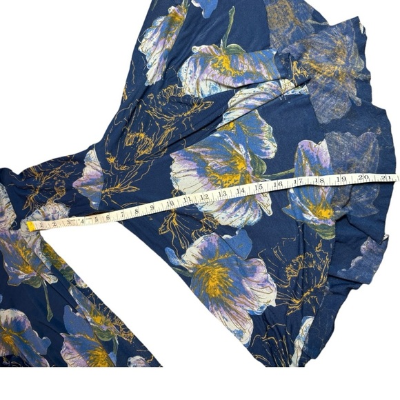 We The Free Birds Of Paradise Navy Floral Bell Sleeves Sz M - Picture 7 of 11